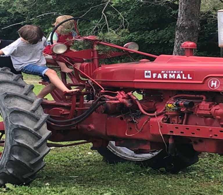 Coronavirus: Home sales surge outside of Toronto as residents seek more rural life