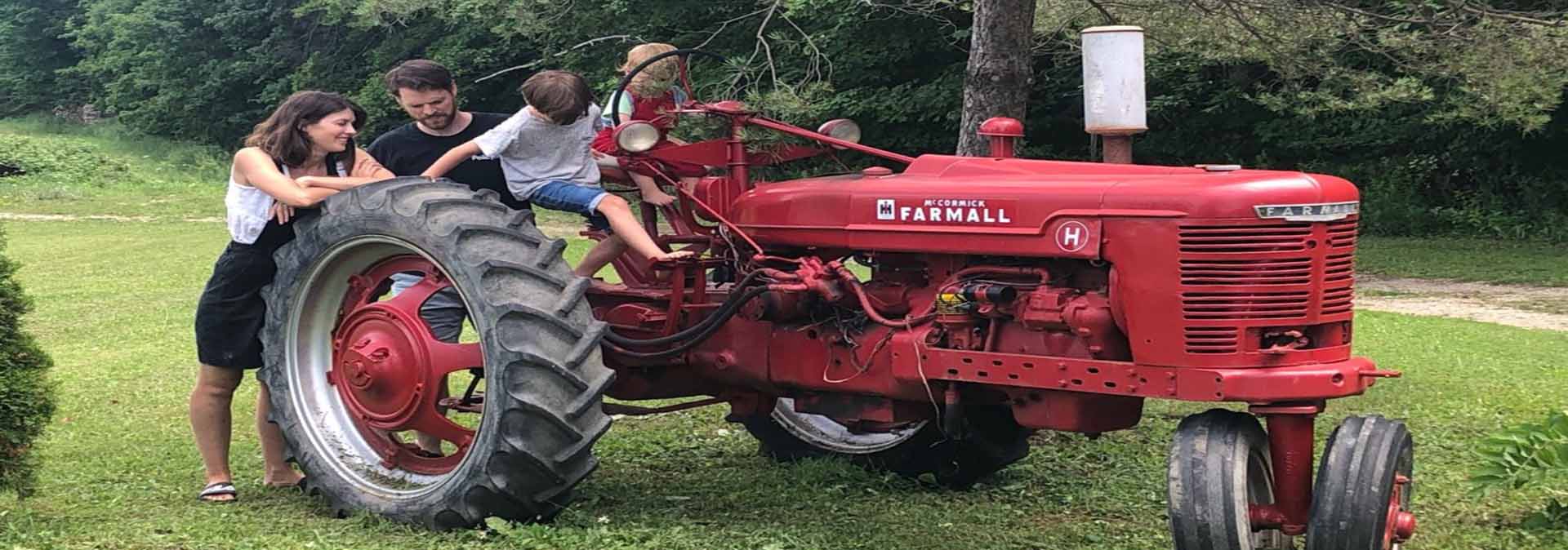 Coronavirus Home sales surge outside of Toronto as residents seek more rural life